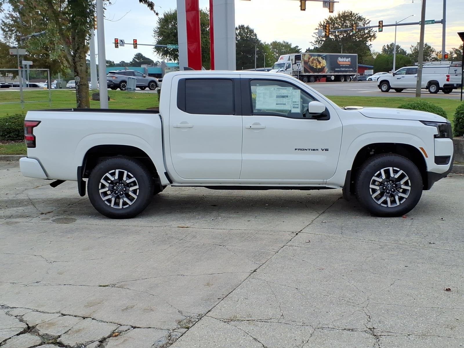 New 2027 Glacier White Nissan Crew Cab SV image 6