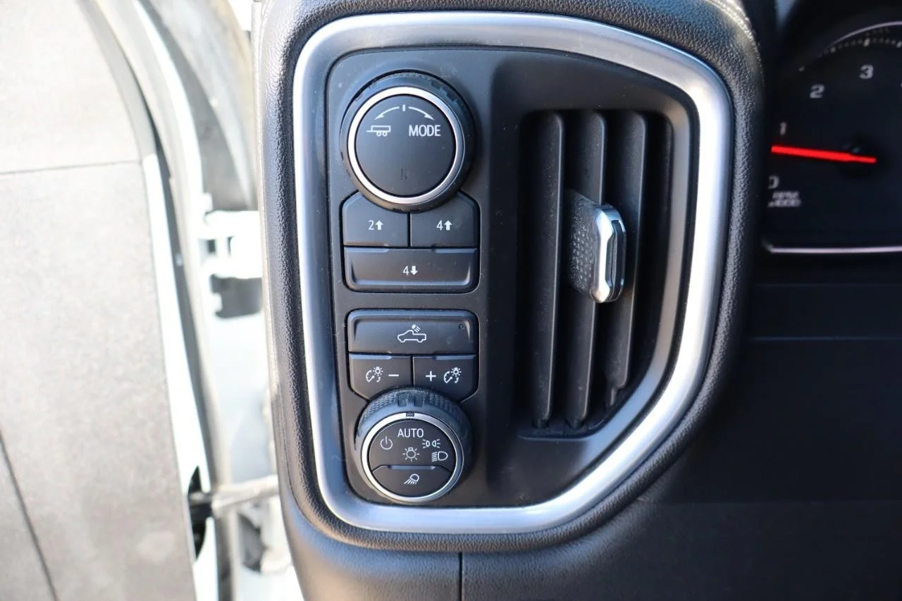 Used 2021 WHITE Chevrolet LT image 17