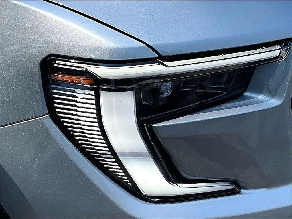 Used 2026 Silver GMC Elevation image 31