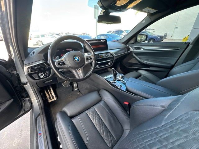 Used 2023 Skyscraper Gray Metallic BMW 540i image 10