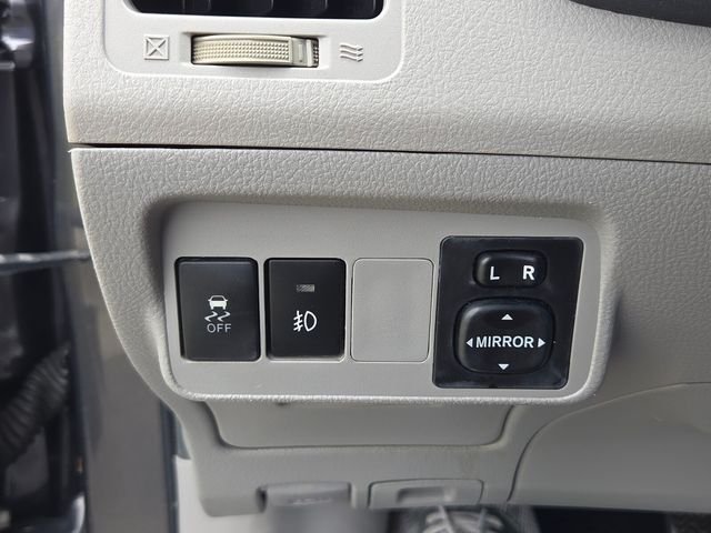 Used 2013 Gray Toyota L image 23