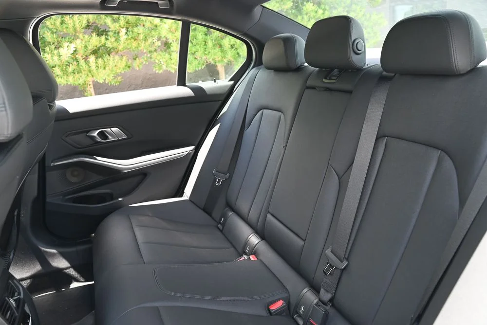 Used 2019 Black BMW 330i image 14