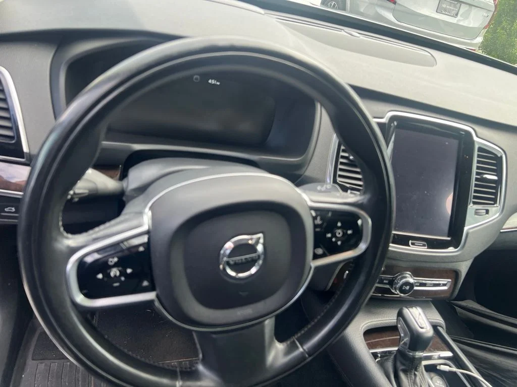 Used 2017 Gray Metallic Volvo T6 Momentum image 10