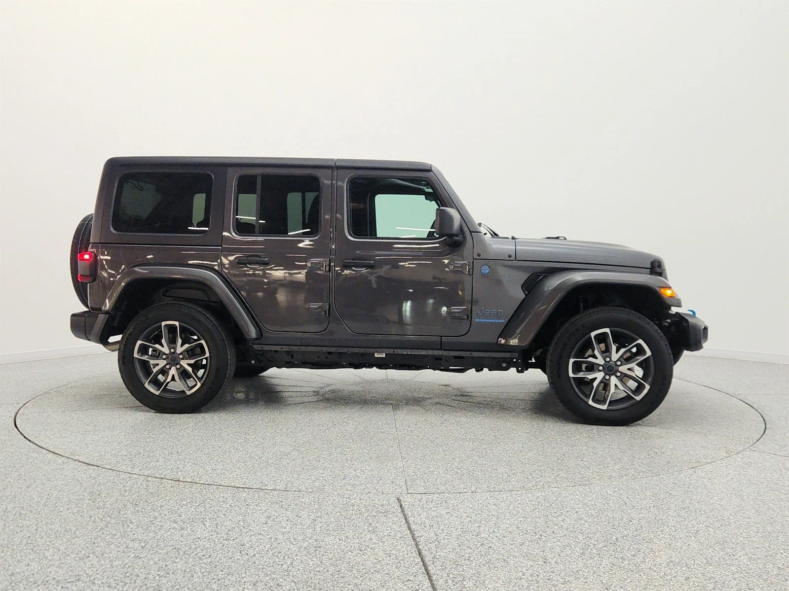 Used 2024 Granite Crystal Metallic Clearcoat Jeep Sport S 4x4 image 4