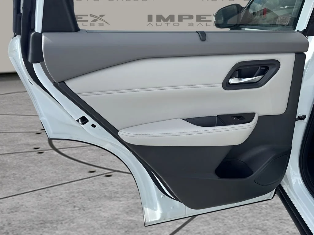 Used 2024 White Nissan SV image 27