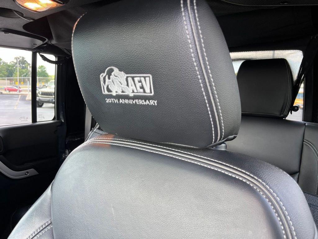 Used 2017 Rhino Clearcoat Jeep Unlimited Rubicon image 33