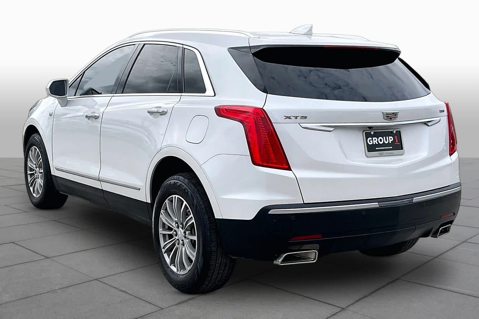 Used 2018 Crystal White Tricoat Cadillac Luxury FWD image 12