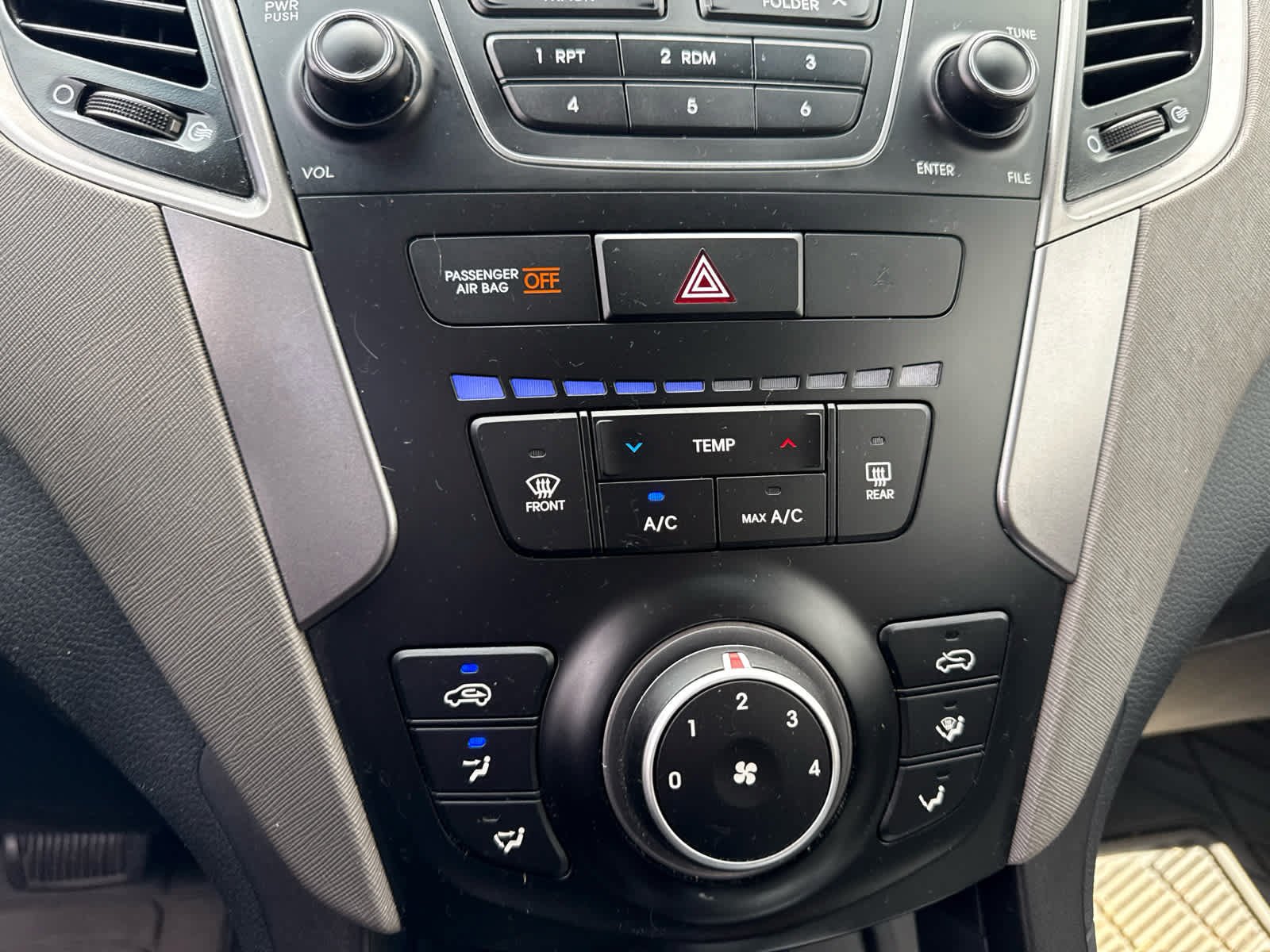 Used 2015 Sparkling Silver Hyundai  image 10