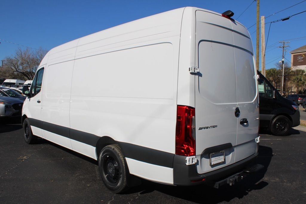 New 2026 Arctic White Mercedes-Benz Cargo 170 WB image 17
