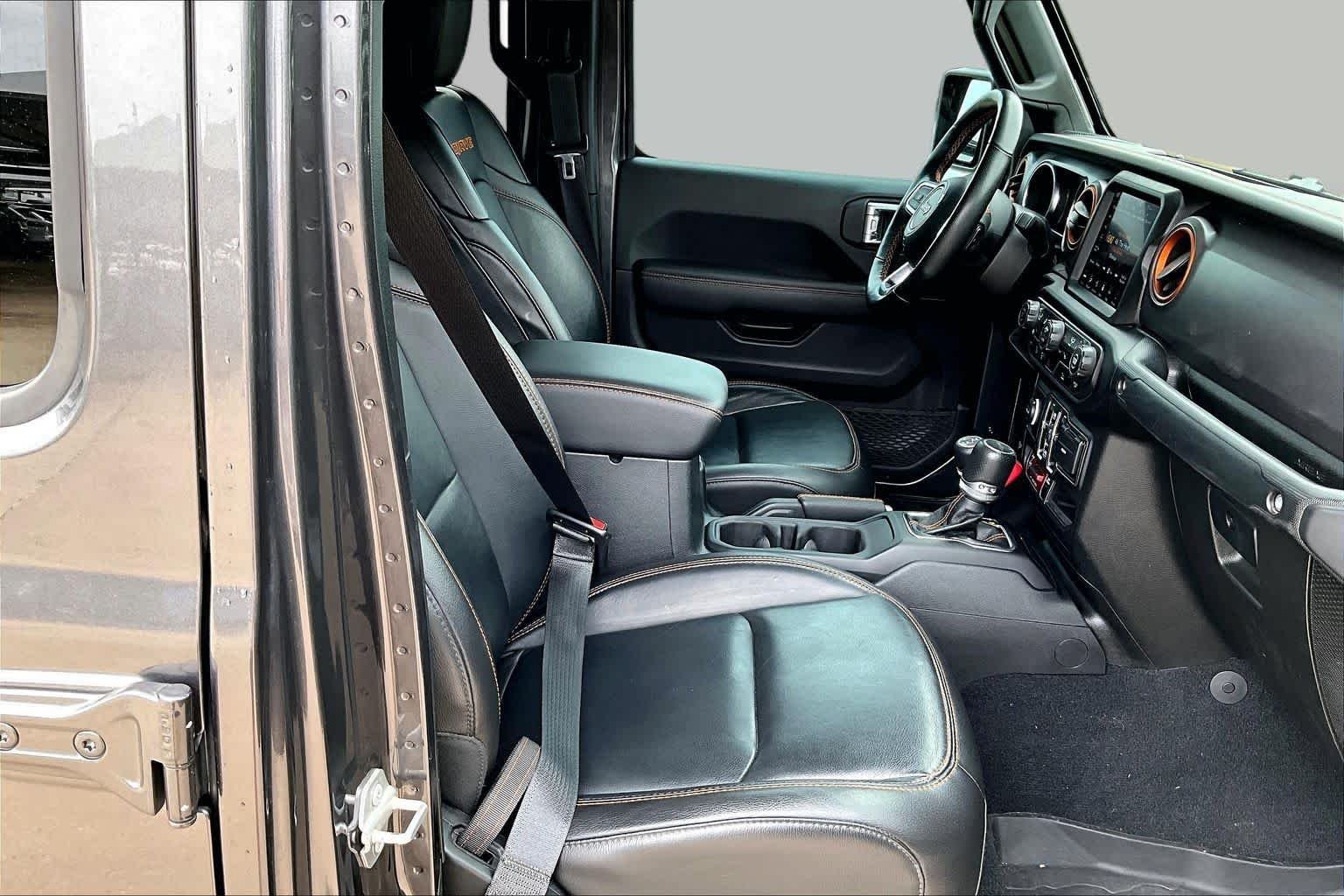 Used 2023 Granite Crystal Metallic Clearcoat Jeep Mojave image 9