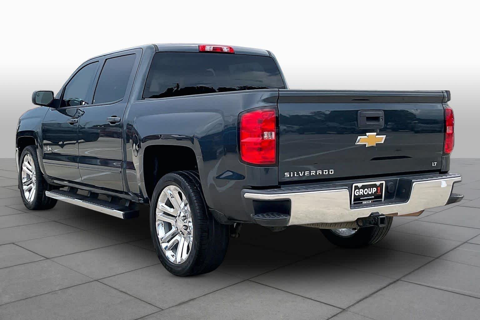 Used 2018 Graphite Metallic Chevrolet LT image 12