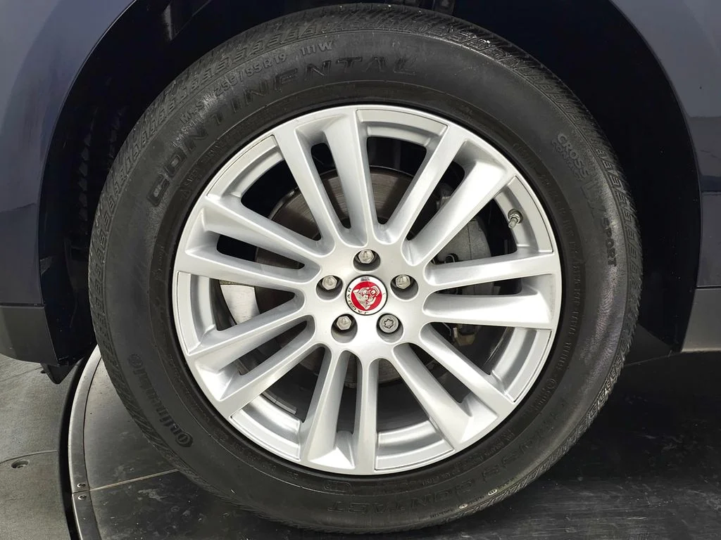 Used 2020  Jaguar 25t Prestige image 12