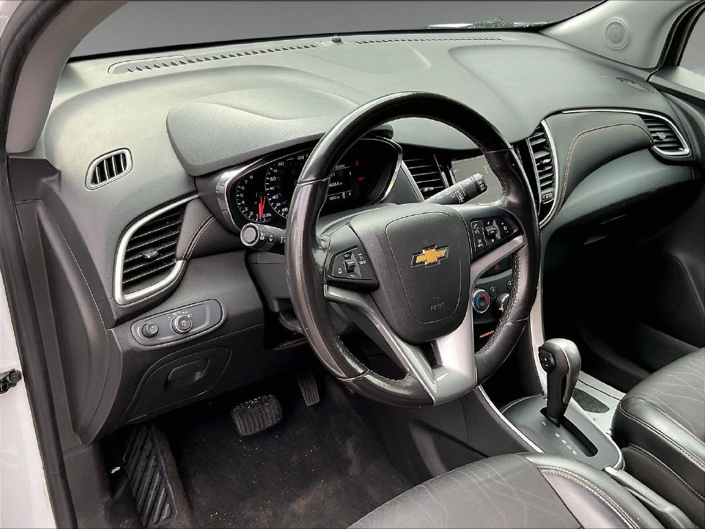 Used 2019 Summit White Chevrolet LT image 8