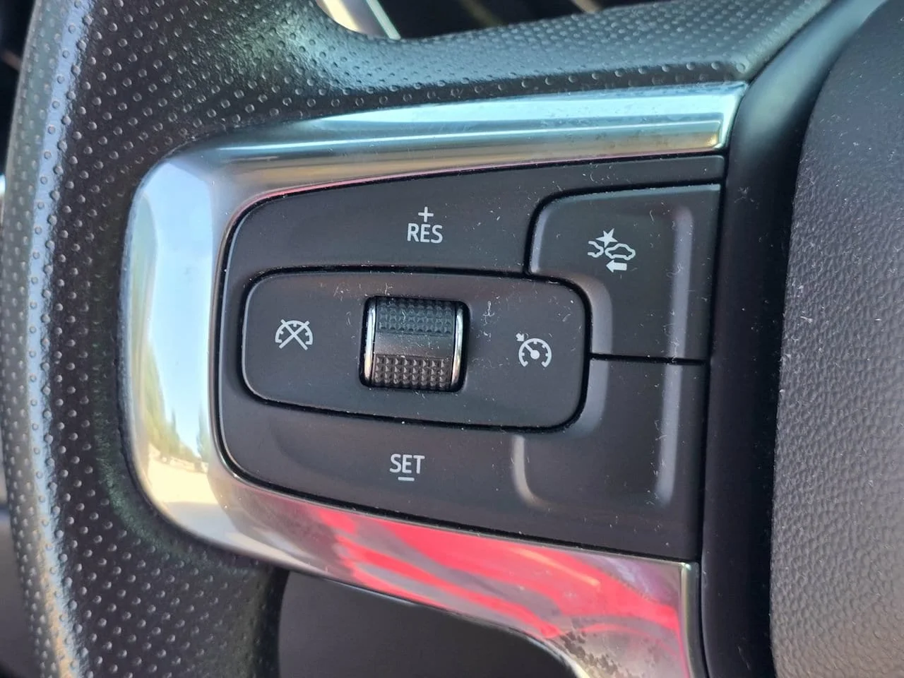 Used 2022 Iron Gray Chevrolet LT w/2LT image 16