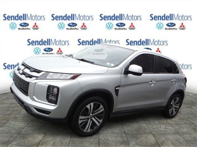 Used 2023  Mitsubishi  image 6