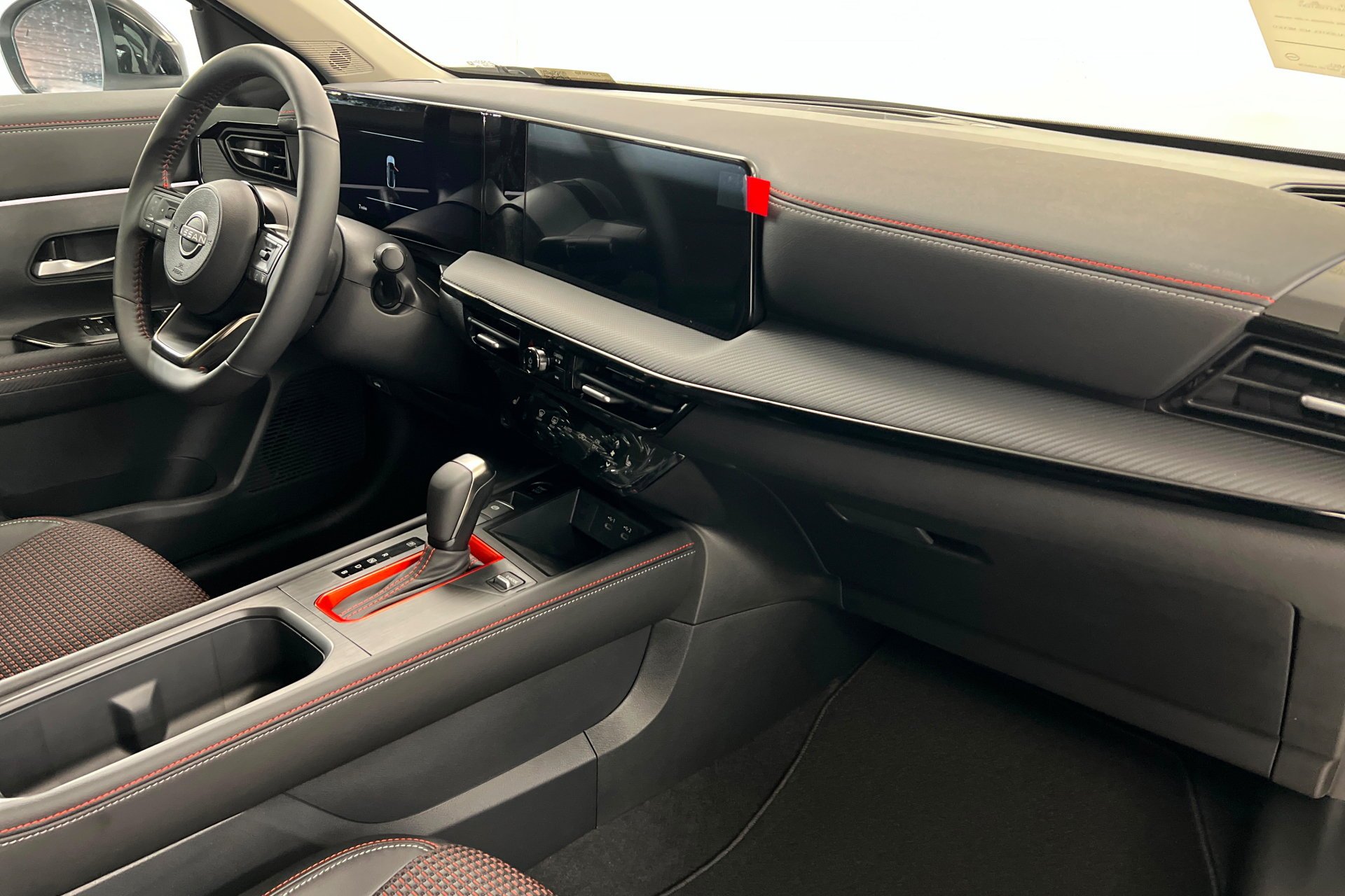 New 2026 Aspen White TriCoat / Super Black Two-tone Nissan SR image 25