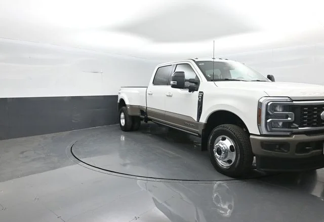 New 2026 Star White Metallic Tri-Coat Ford F-350® King Ranch® image 2