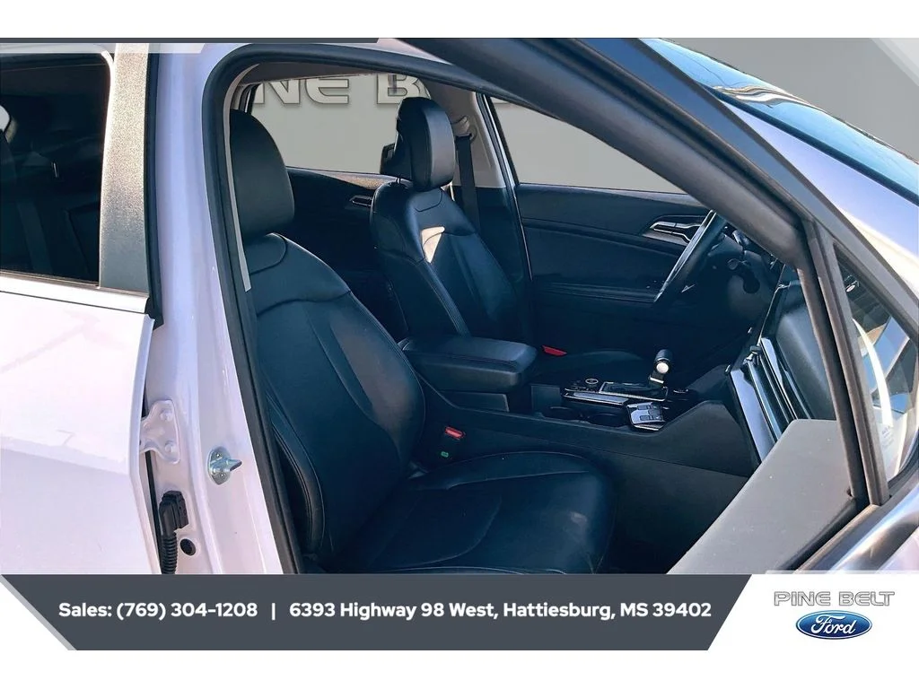 Used 2023 Glacial White Pearl Kia EX image 6