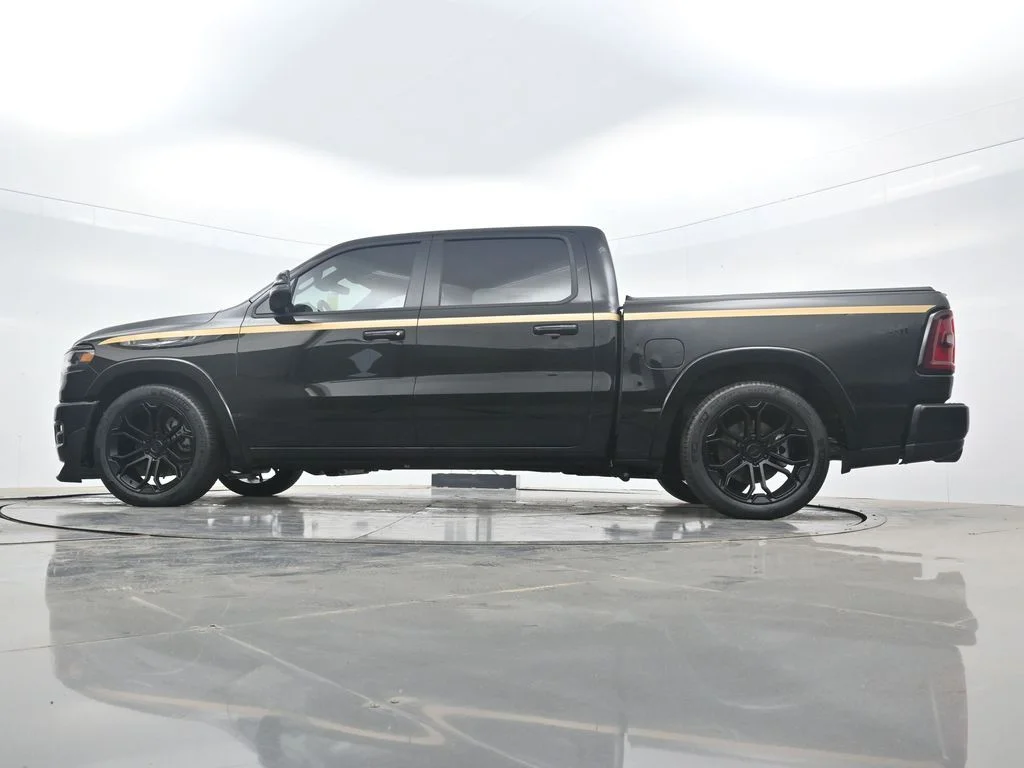 New 2026 Diamond Black Crystal Pearl-Coat Exterior Paint RAM Big Horn image 41