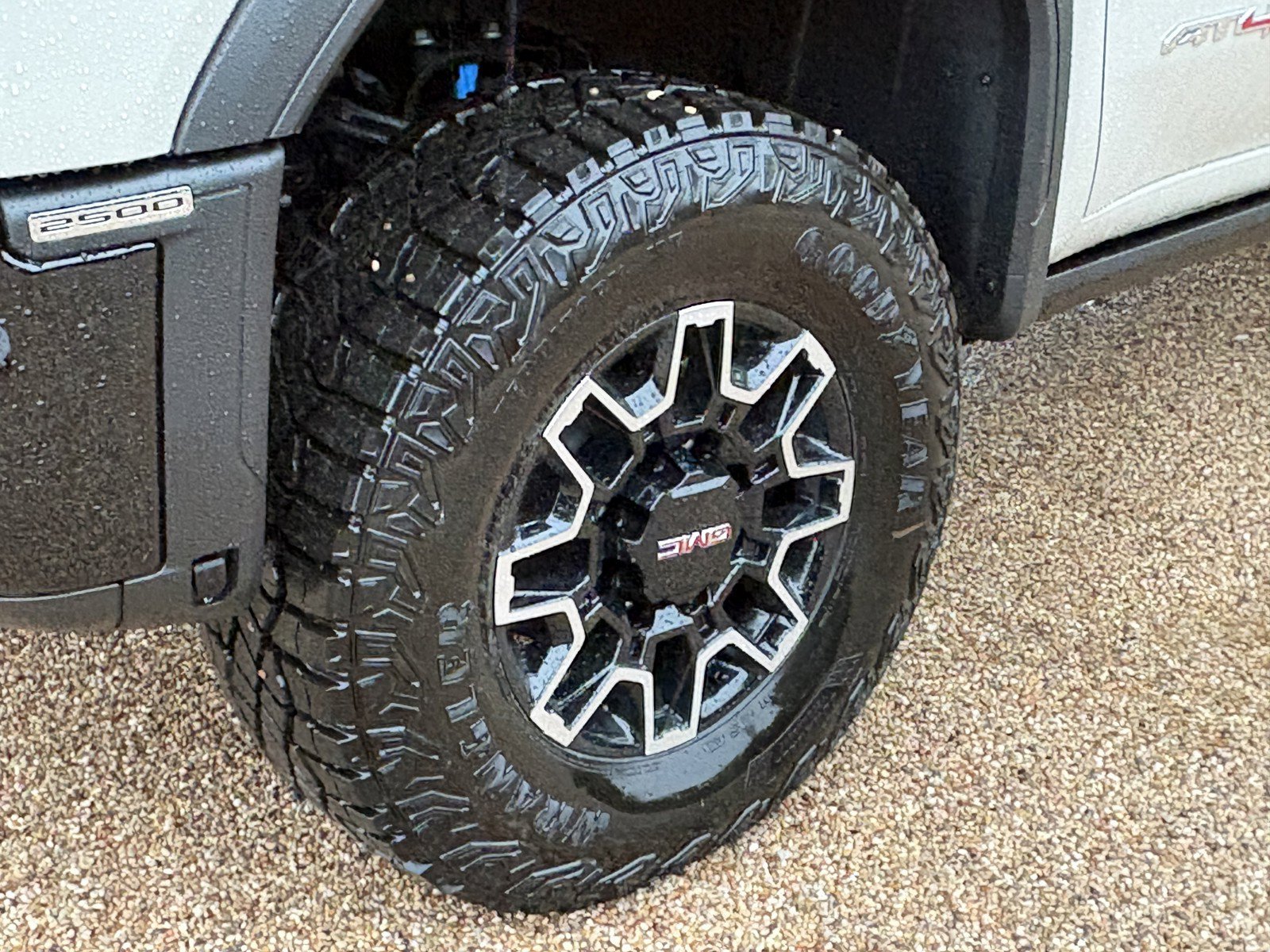 2026 GMC Sierra 2500HD AT4X - Photo 9