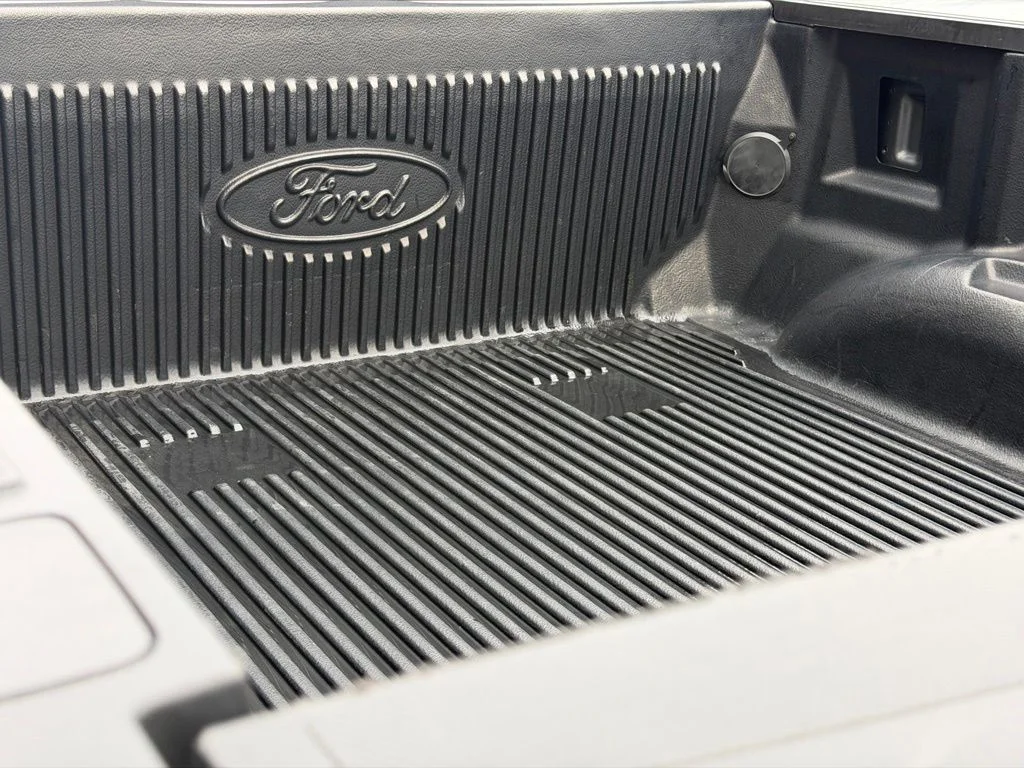 Used 2025 Gray Ford XLT image 9
