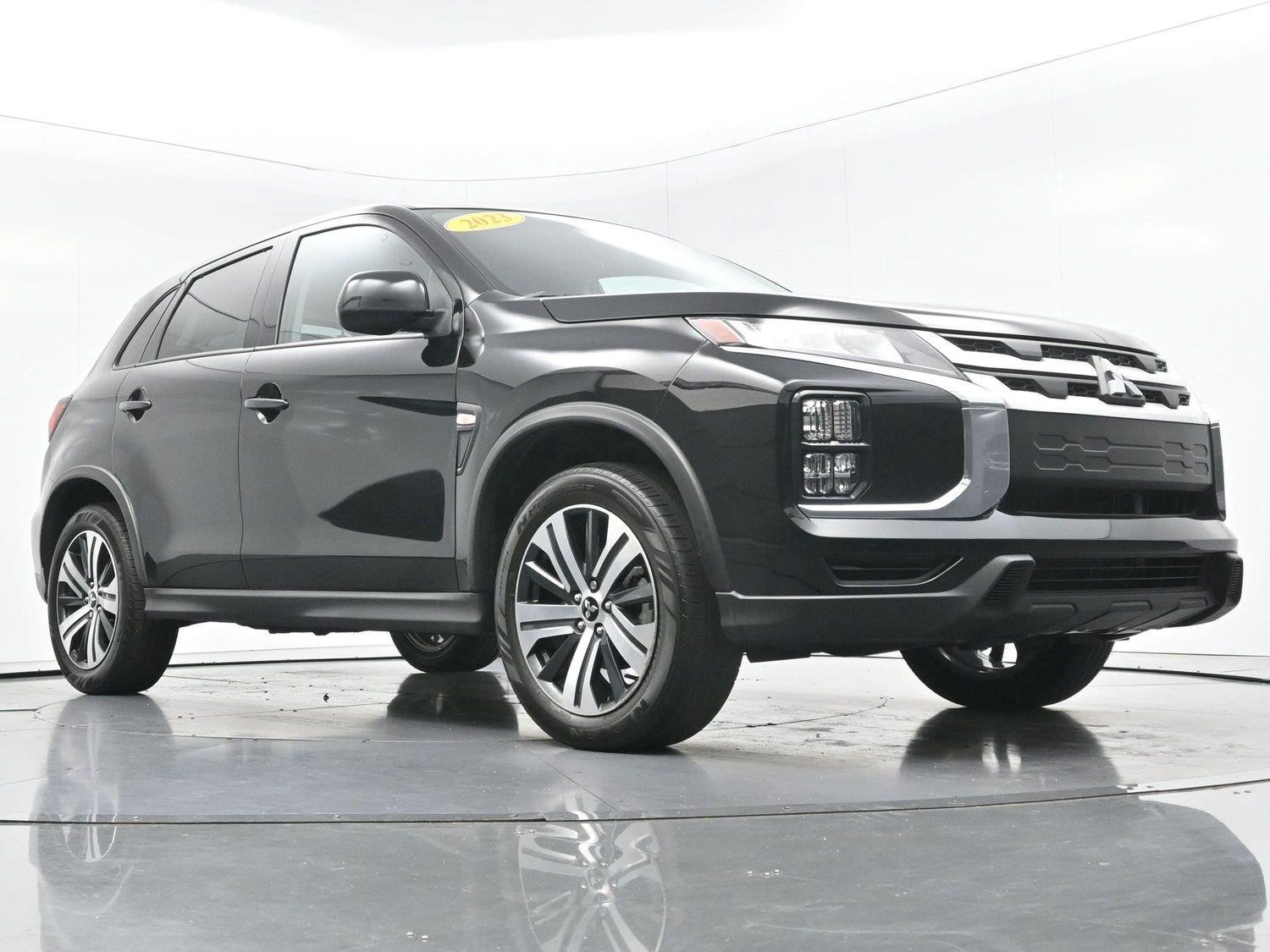Used 2023 Labrador Black Pearl Mitsubishi ES image 39