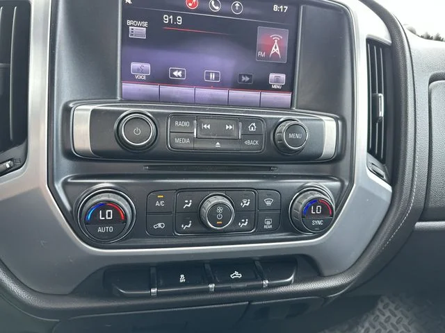 Used 2014 White GMC SLE image 19