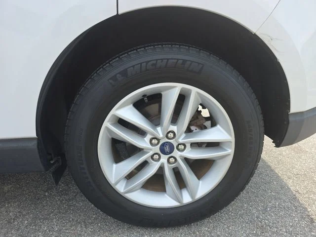Used 2015 White Ford SEL image 32