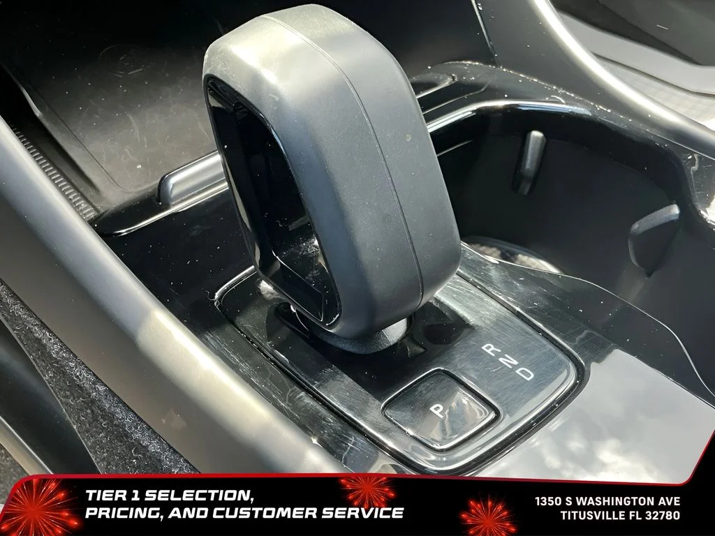 Used 2023 White Volvo Ultimate image 40