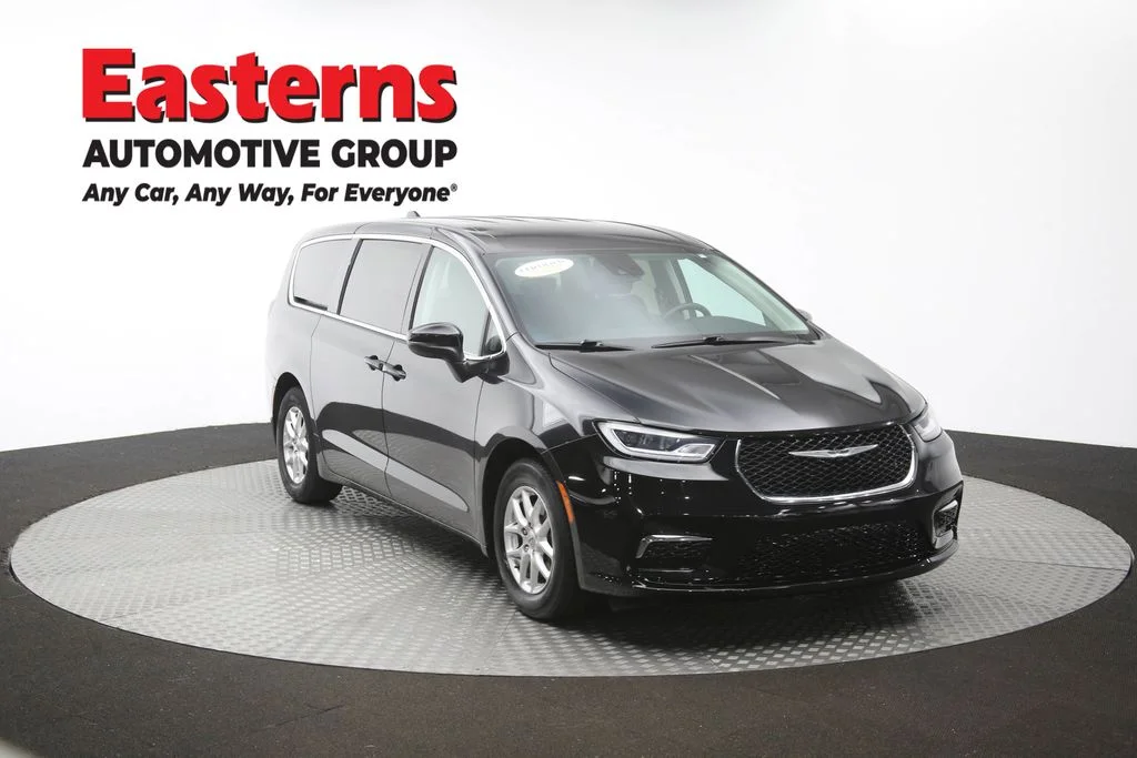 Used 2023 Black Chrysler Touring L image 52