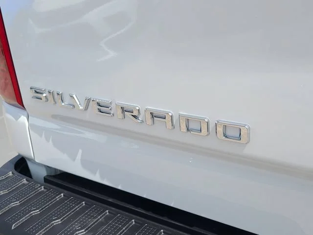 New 2026 Summit White Chevrolet Custom image 30
