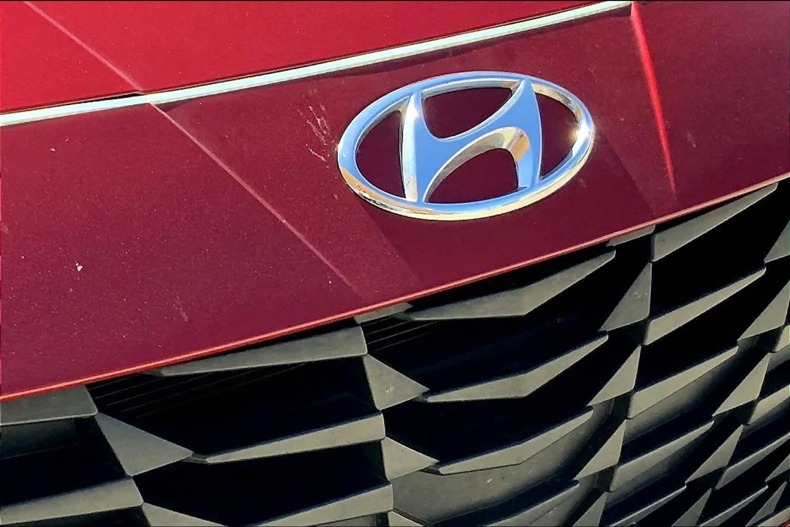 Used 2022 Scarlet Red Pearl Hyundai SEL image 29