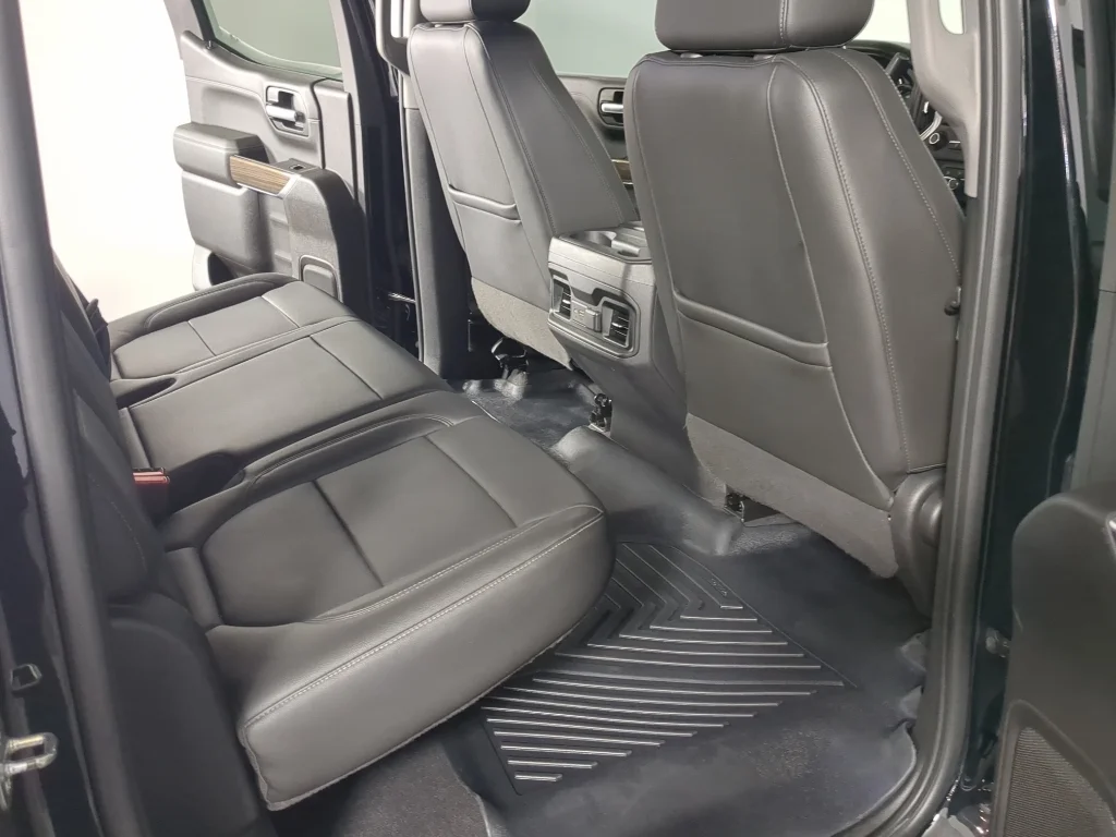 Used 2020 Black Chevrolet RST image 20