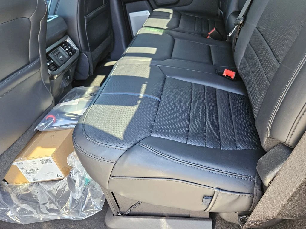 2026 Ford F-350 Super Duty Platinum - Photo 29