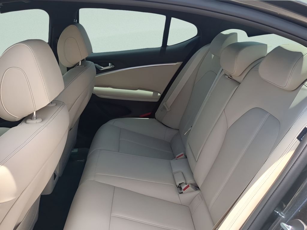 2026 GENESIS G70 Standard - Photo 10