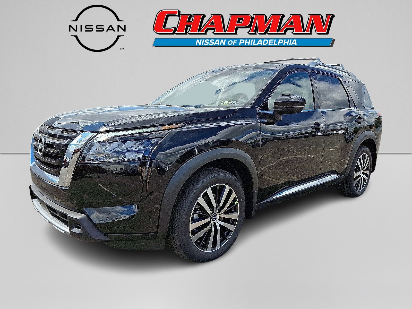 2025 Nissan Pathfinder Platinum - Photo 2