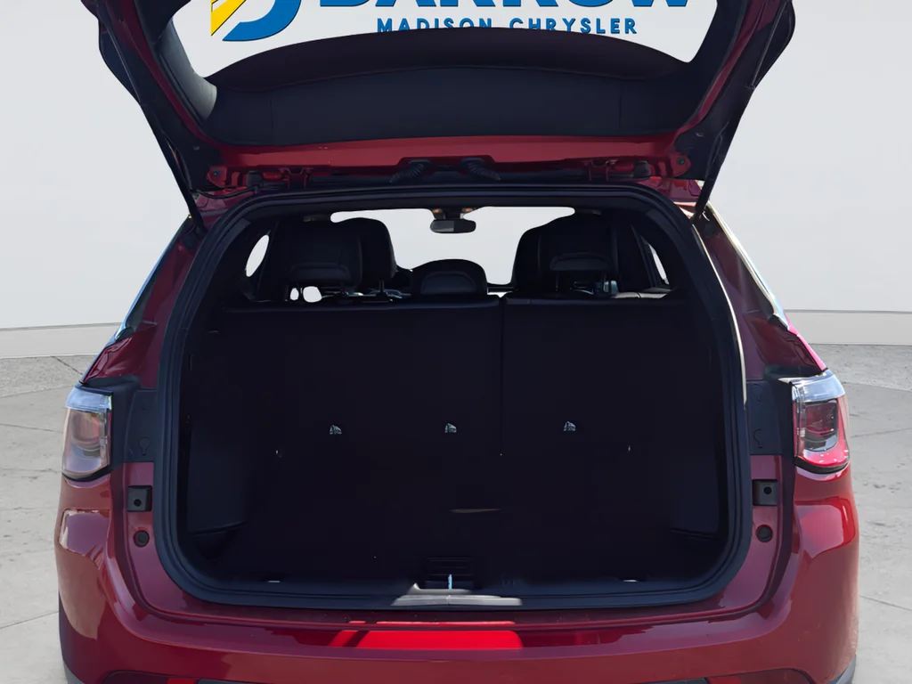 Used 2025 Red Jeep Latitude image 24