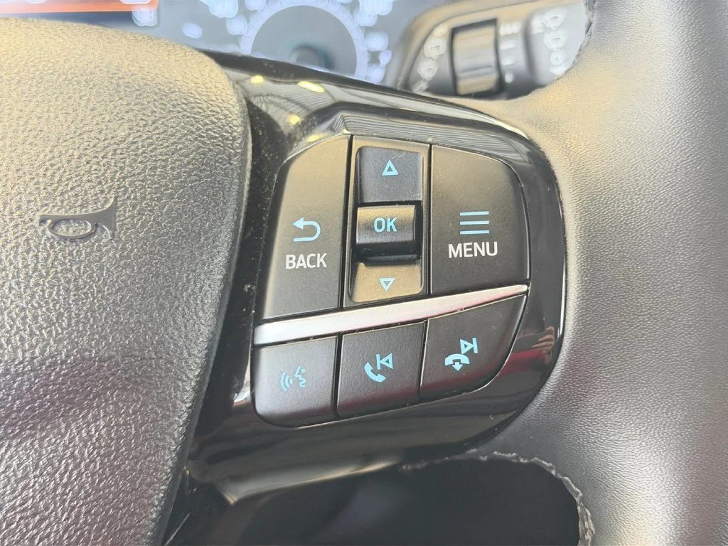 Used 2022 Gray Ford SE image 31