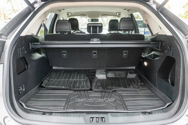 Used 2023 Gray Ford SEL image 10