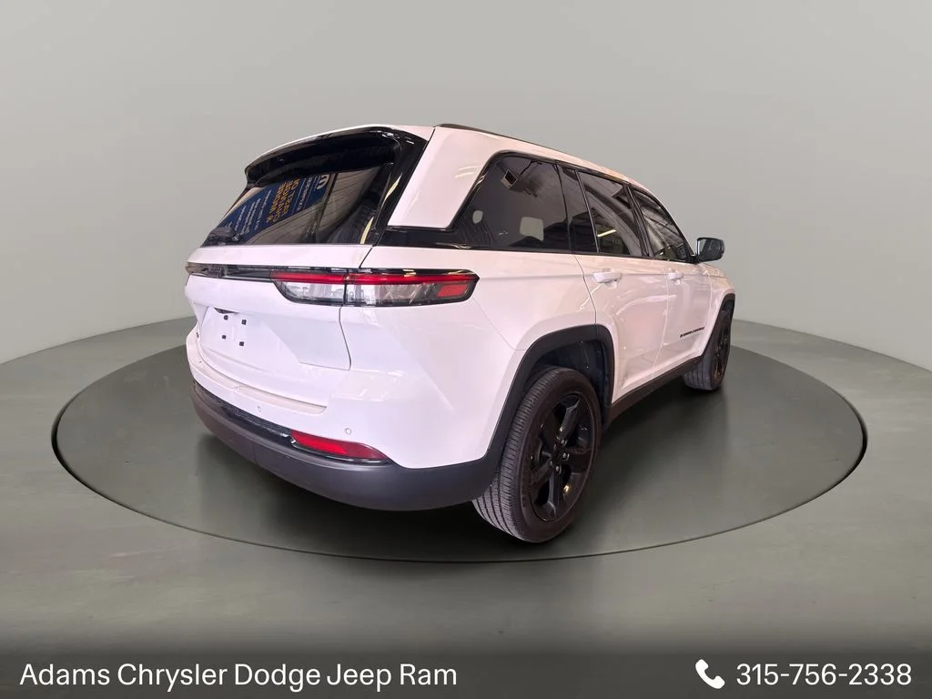 Used 2023 White Jeep Altitude X image 6