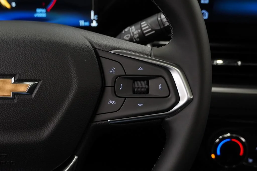 New 2026 Mosaic Black Metallic Chevrolet LT image 21