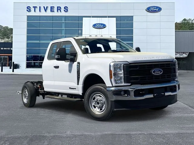 New 2026 Oxford White Ford F-250® XL image 1