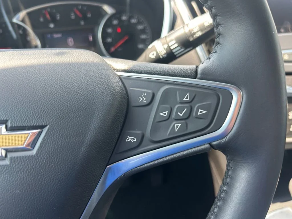 Used 2021 SILVER ICE METALLIC Chevrolet LT image 32