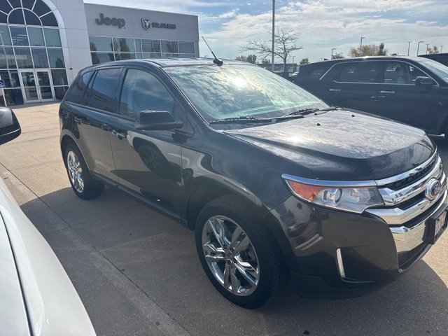 Used 2013 Tuxedo Black Metallic Ford SEL image 4