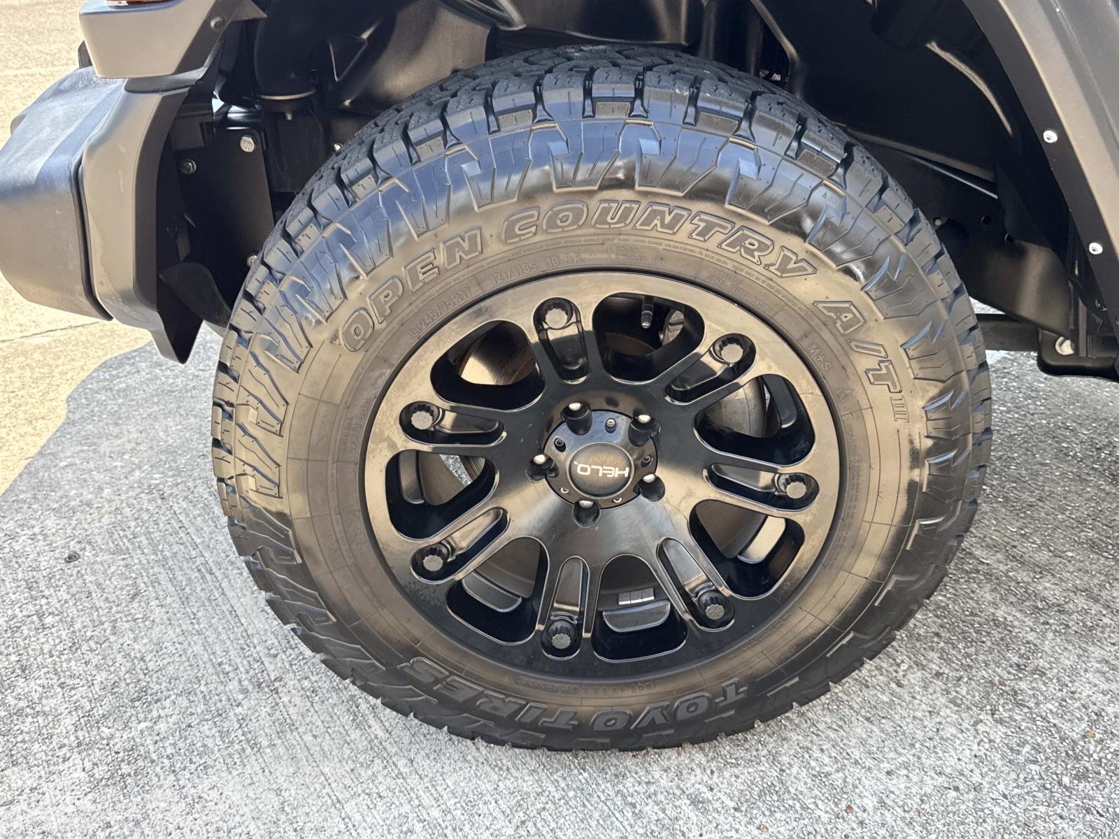 Used 2022 Black Jeep Unlimited Sport image 4