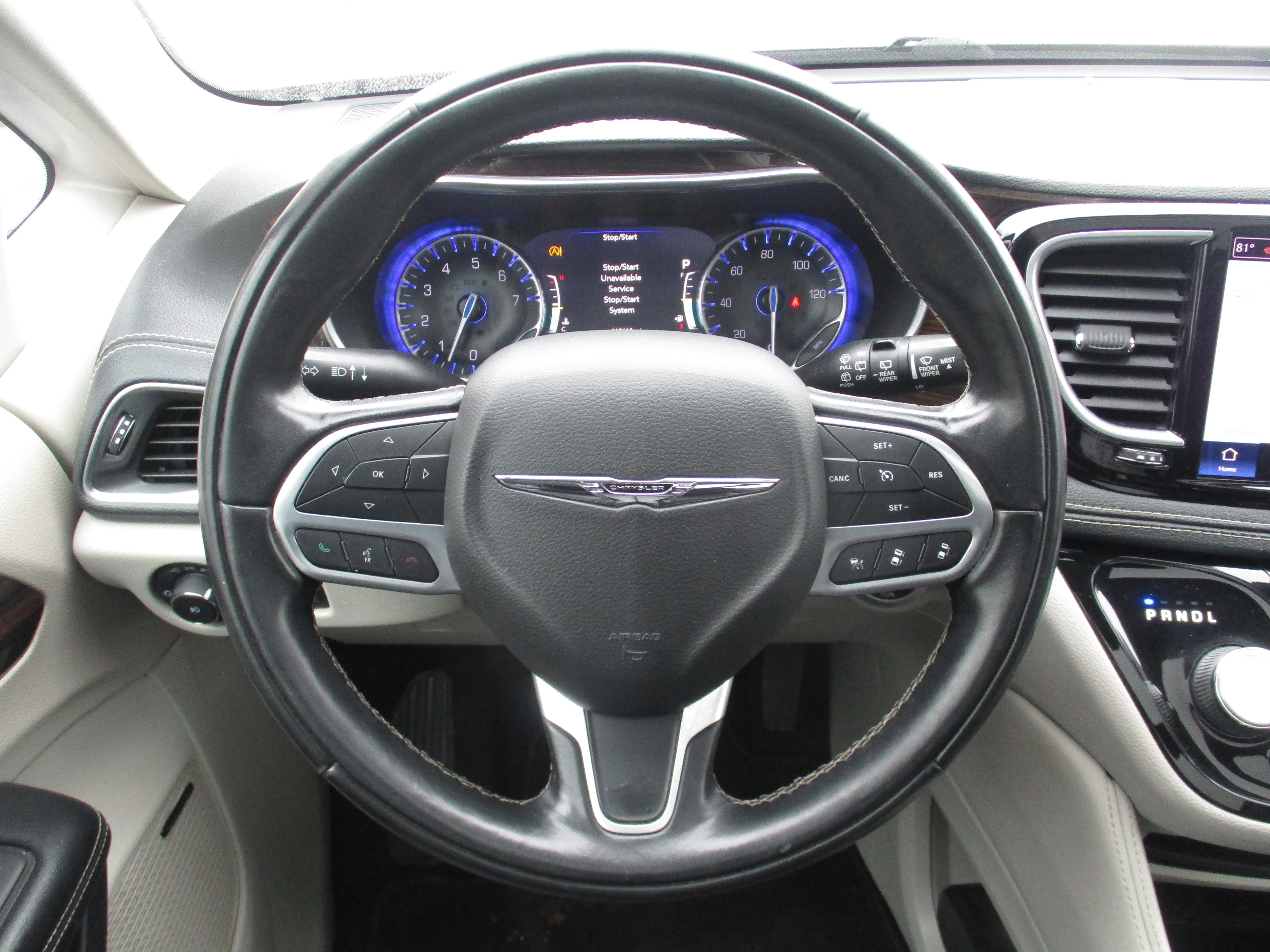 Used 2022 Brilliant Black Crystal Pearlcoat Chrysler Limited image 35