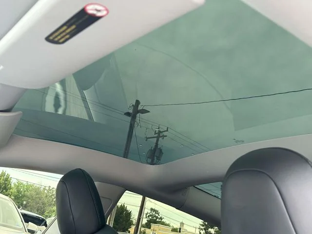 Used 2021 White Tesla Standard Range Plus image 4
