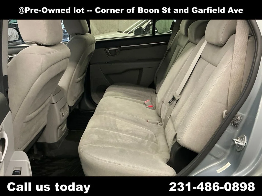 Used 2009 Silver Hyundai GLS image 25