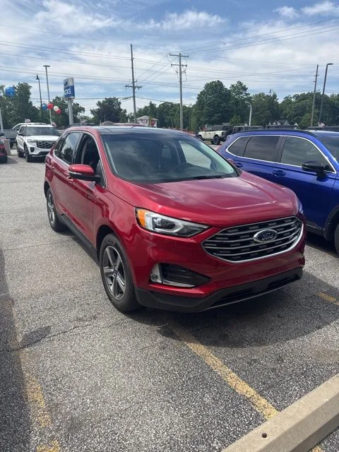 Used 2020 Red Ford SEL image 3