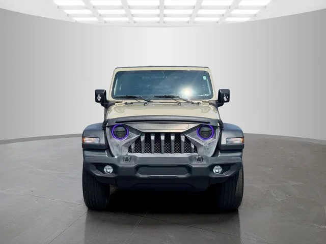 Certified Used 2022  Jeep Sport image 2